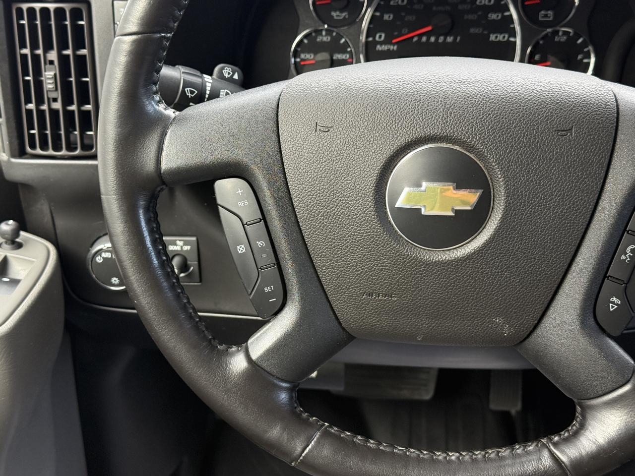 Chevrolet Express Cargo Van RWD 2500 135" 2022