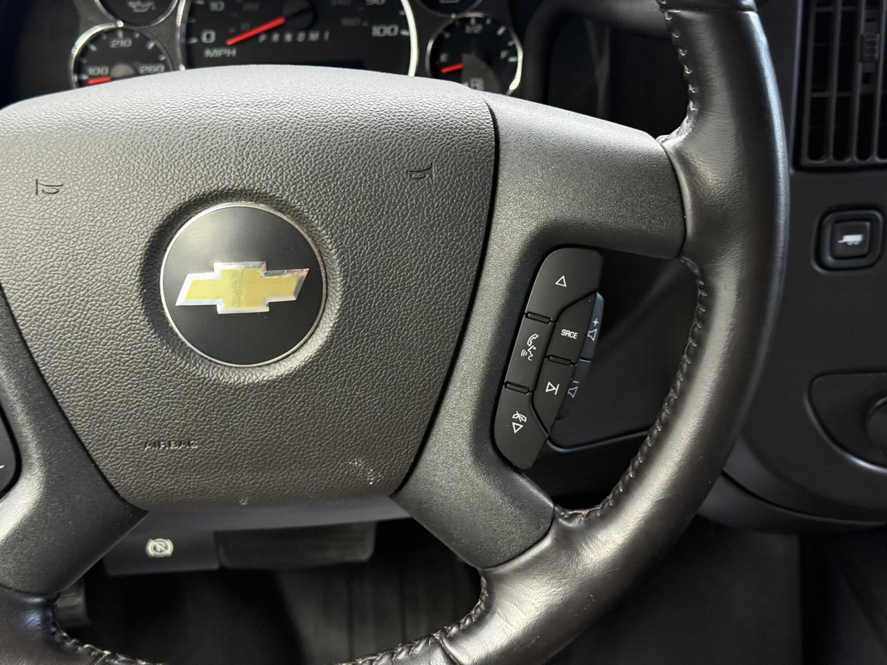 Chevrolet Express Cargo Van RWD 2500 135" 2022