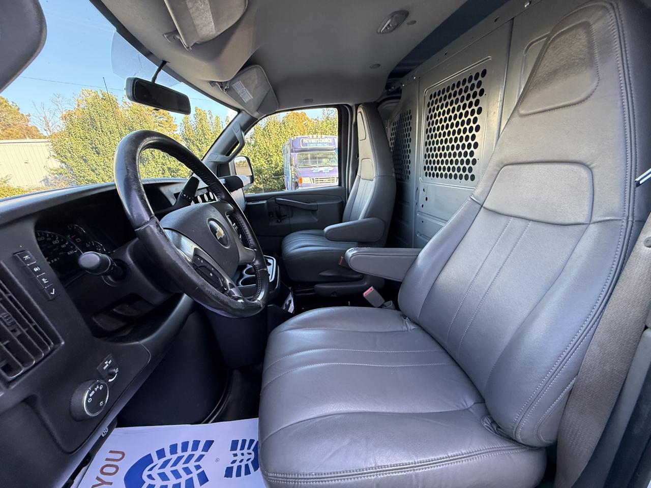 Chevrolet Express Cargo Van RWD 2500 135" 2019