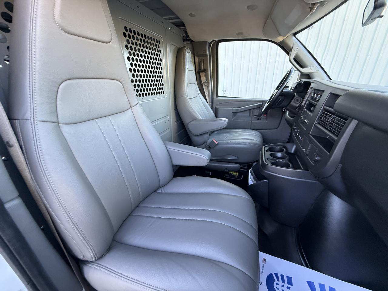 Chevrolet Express Cargo Van RWD 2500 135" 2019