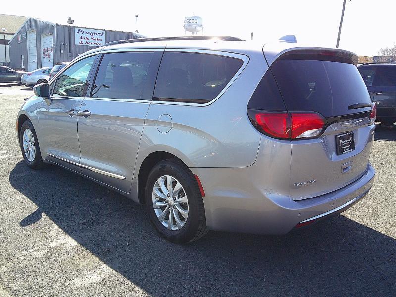 Chrysler Pacifica Touring-L 2017