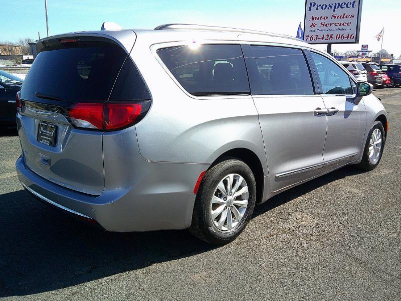 Chrysler Pacifica Touring-L 2017