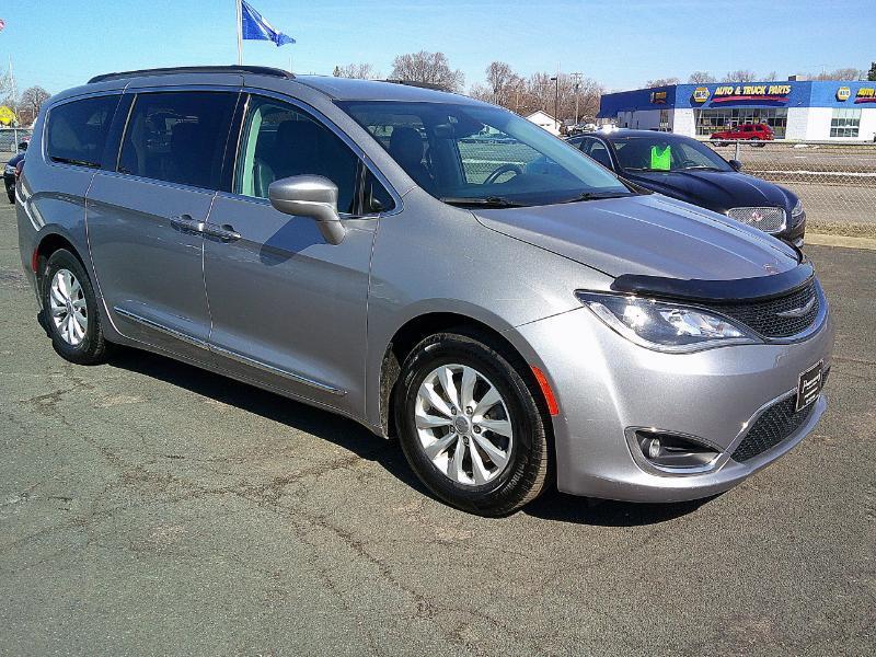 Chrysler Pacifica Touring-L 2017