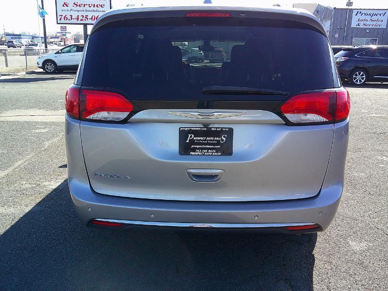 Chrysler Pacifica Touring-L 2017