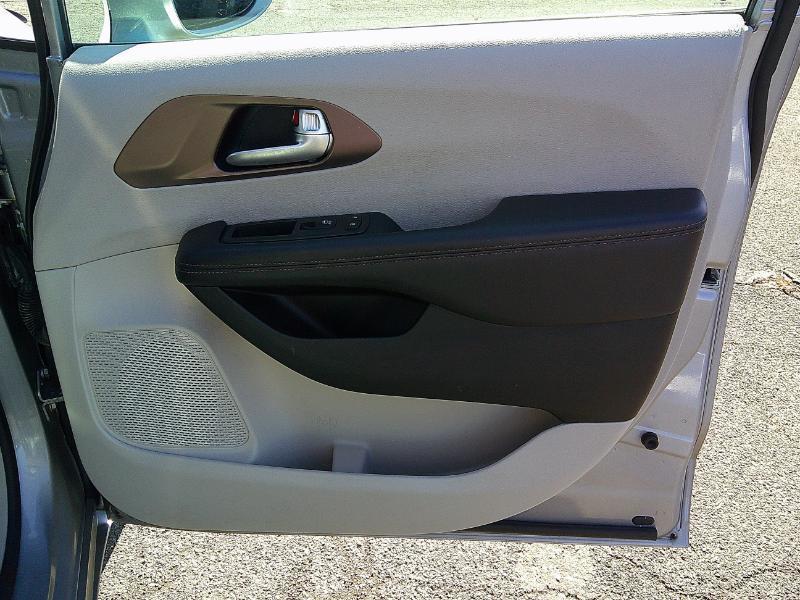 Chrysler Pacifica Touring-L 2017