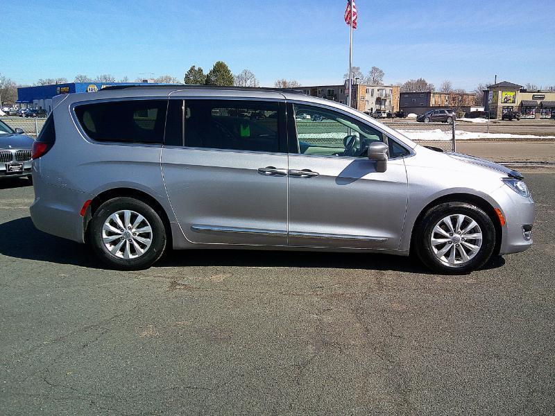Chrysler Pacifica Touring-L 2017