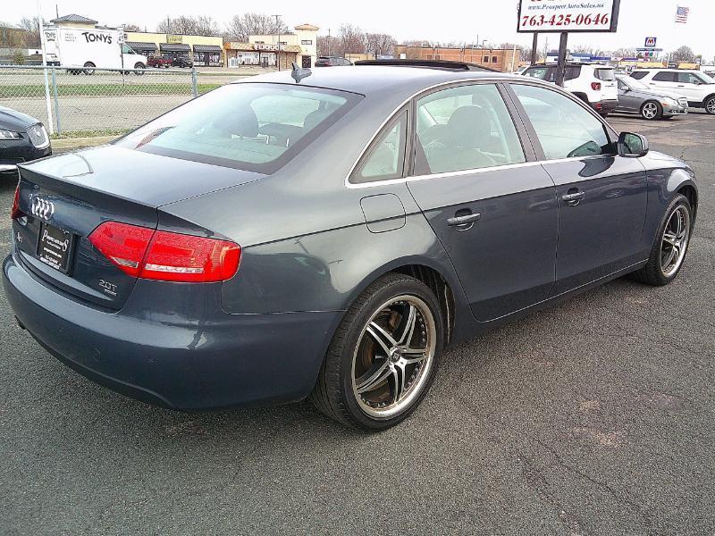 Audi A4 2.0T Sedan quattro Tiptronic 2011
