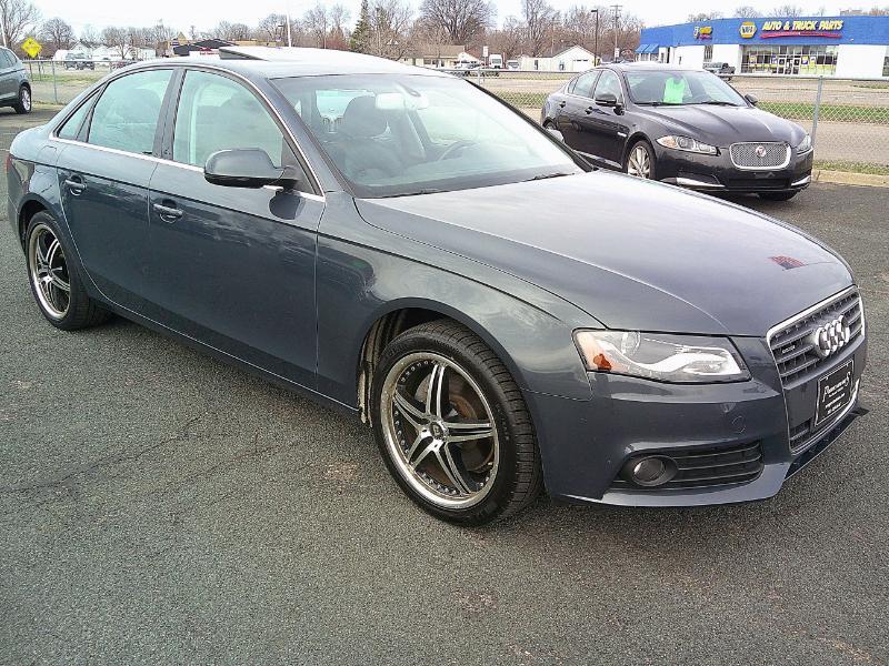 Audi A4 2.0T Sedan quattro Tiptronic 2011