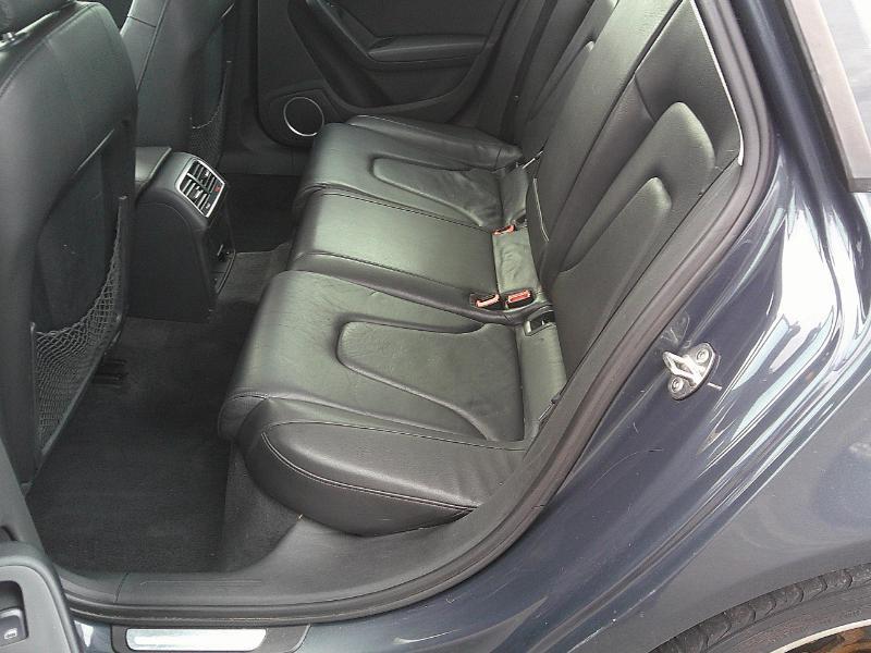 Audi A4 2.0T Sedan quattro Tiptronic 2011