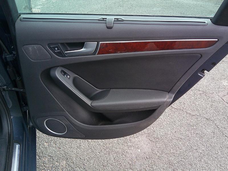 Audi A4 2.0T Sedan quattro Tiptronic 2011