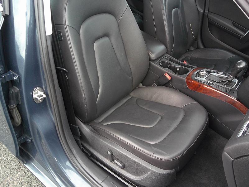 Audi A4 2.0T Sedan quattro Tiptronic 2011