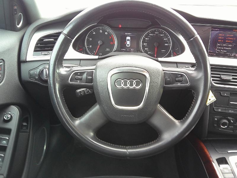 Audi A4 2.0T Sedan quattro Tiptronic 2011
