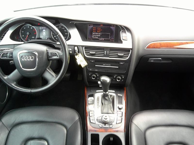 Audi A4 2.0T Sedan quattro Tiptronic 2011