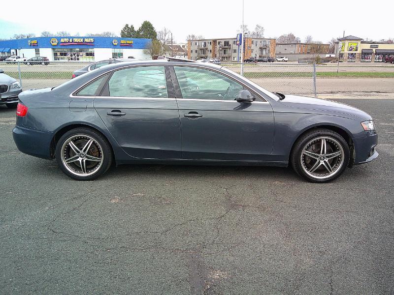 Audi A4 2.0T Sedan quattro Tiptronic 2011