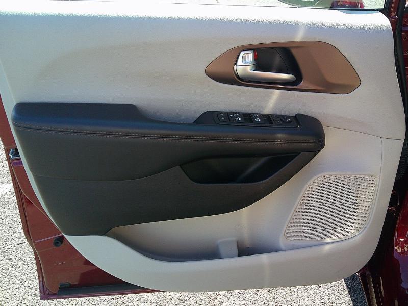Chrysler Pacifica Touring-L Plus 2017