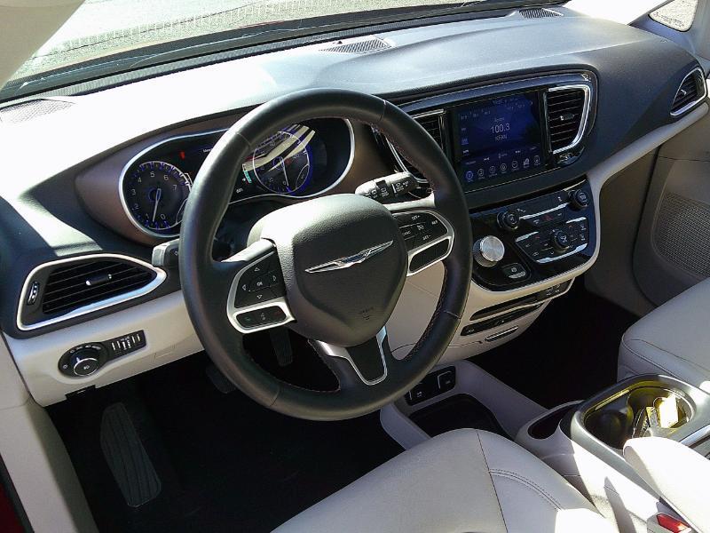Chrysler Pacifica Touring-L Plus 2017