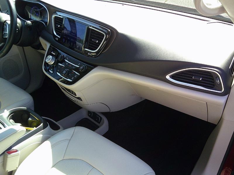Chrysler Pacifica Touring-L Plus 2017