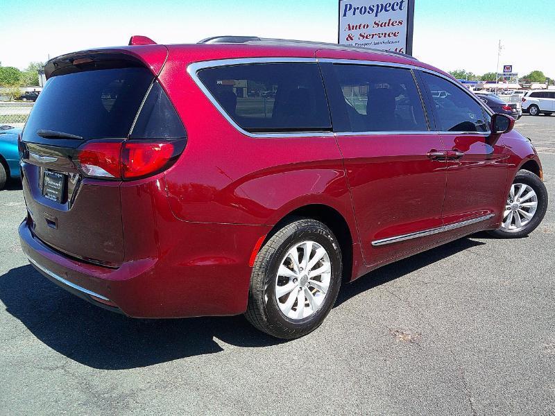 Chrysler Pacifica Touring-L 2017