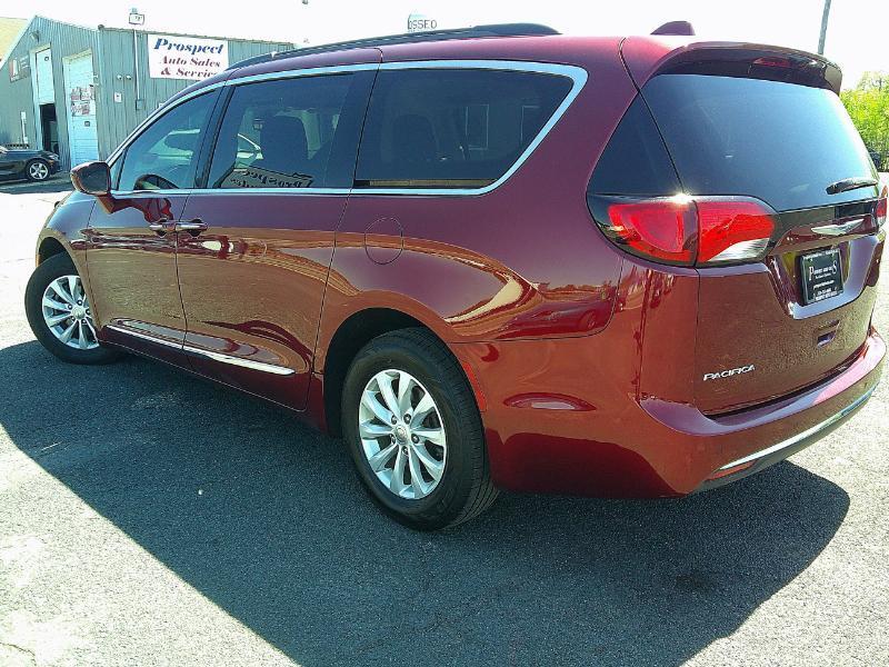 Chrysler Pacifica Touring-L 2017