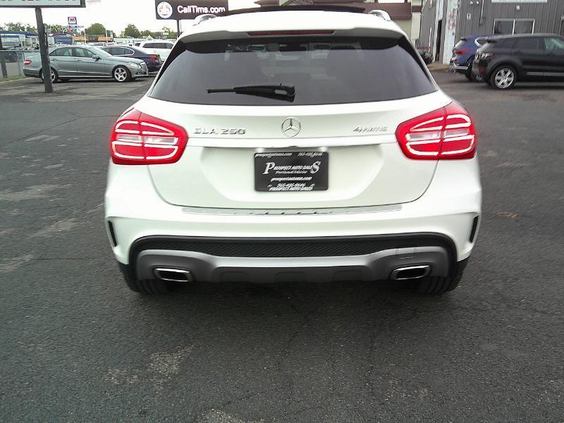 Mercedes-Benz GLA-Class GLA250 4MATIC 2015