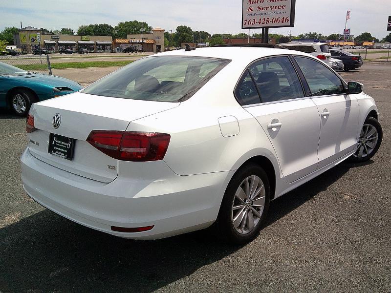 Volkswagen Jetta SE 6A 2016