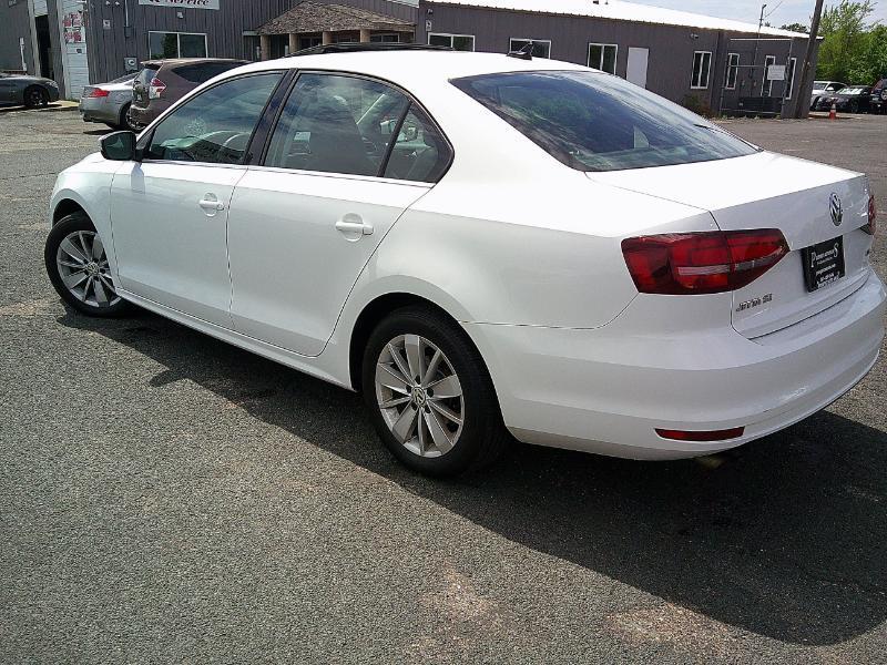 Volkswagen Jetta SE 6A 2016