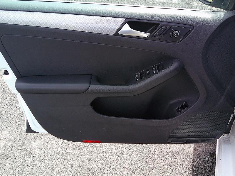 Volkswagen Jetta SE 6A 2016