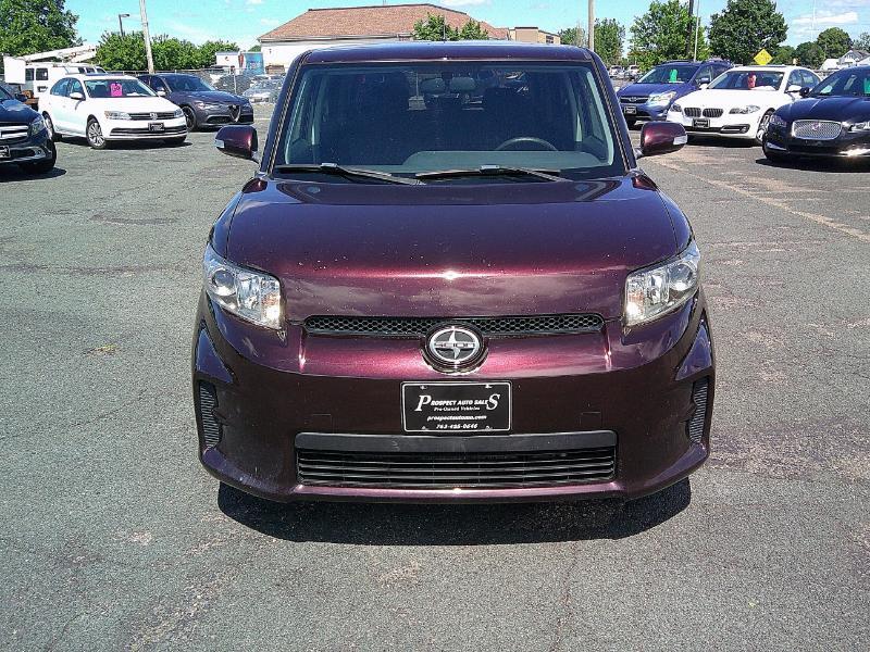 Scion xB 5-Door Wagon 5-Spd MT 2012