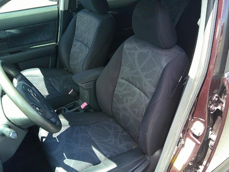 Scion xB 5-Door Wagon 5-Spd MT 2012