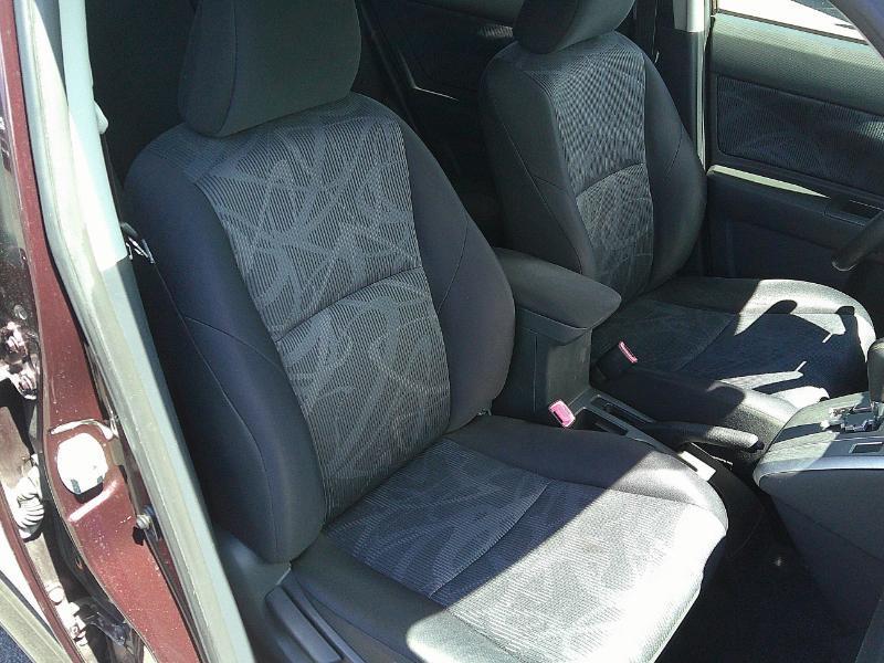 Scion xB 5-Door Wagon 5-Spd MT 2012
