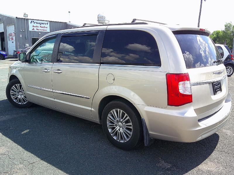 Chrysler Town & Country Touring-L 2014