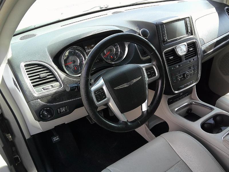 Chrysler Town & Country Touring-L 2014