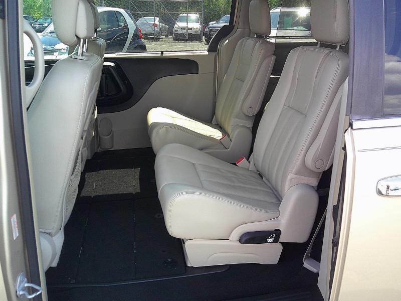 Chrysler Town & Country Touring-L 2014
