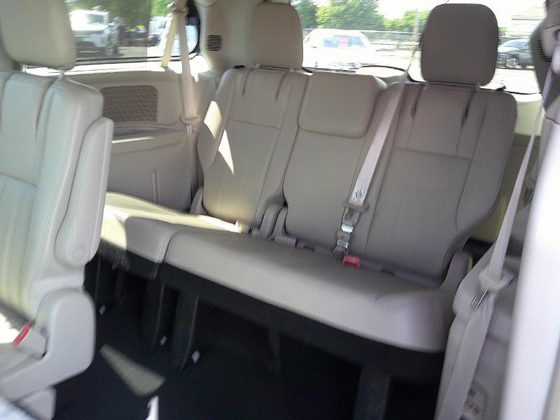 Chrysler Town & Country Touring-L 2014
