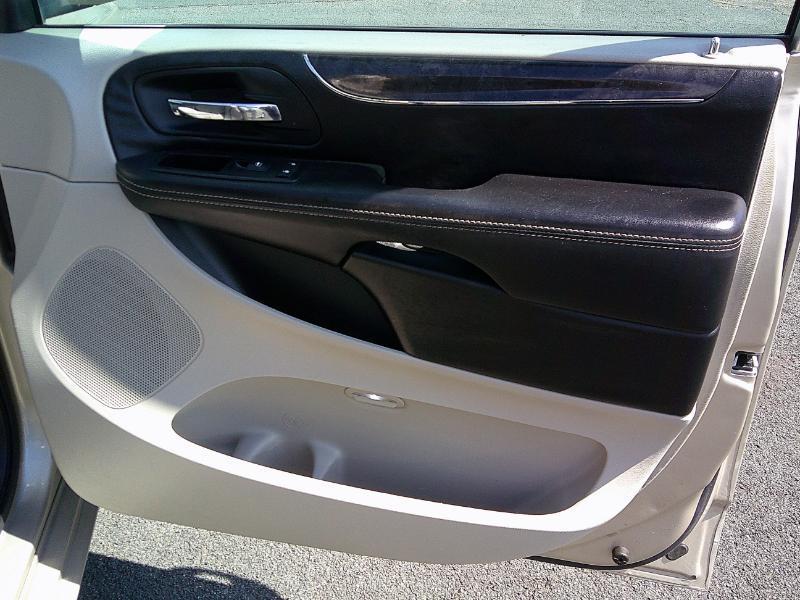 Chrysler Town & Country Touring-L 2014