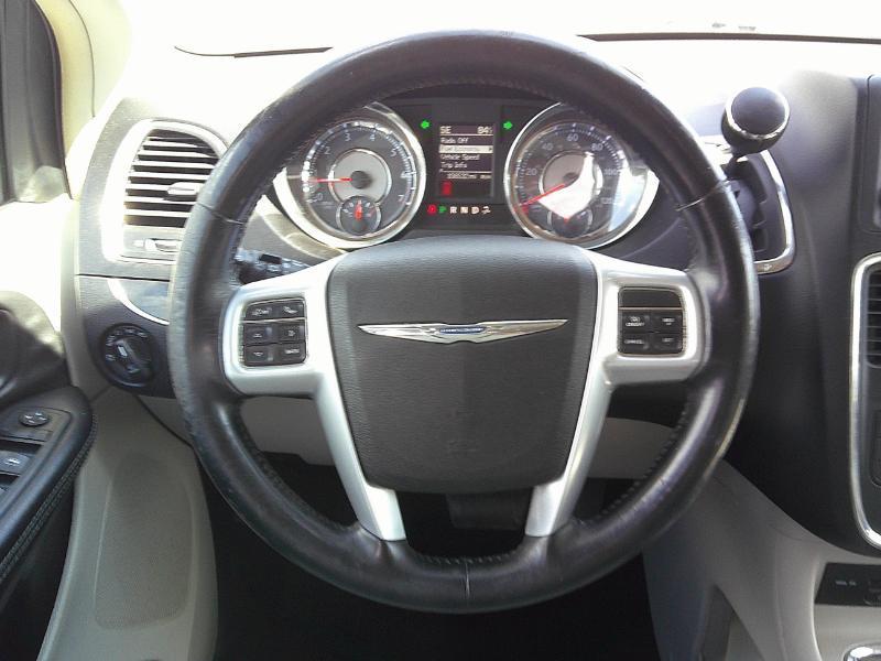 Chrysler Town & Country Touring-L 2014