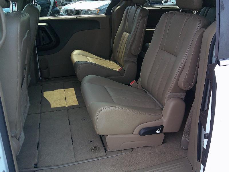 Chrysler Town & Country Limited Platinum 2015