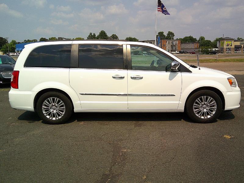 Chrysler Town & Country Limited Platinum 2015