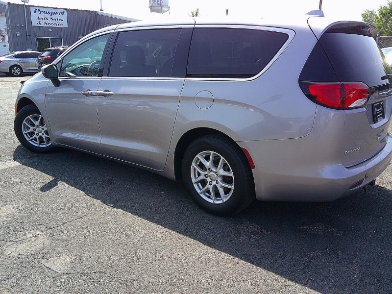 Chrysler Pacifica Touring 2017