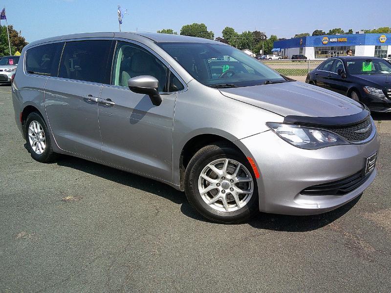 Chrysler Pacifica Touring 2017