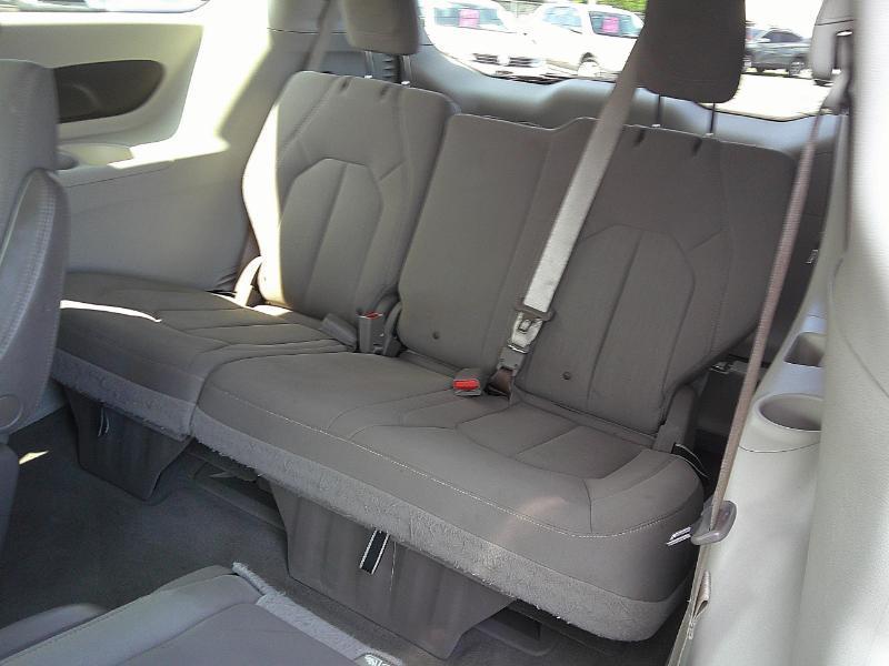 Chrysler Pacifica Touring 2017