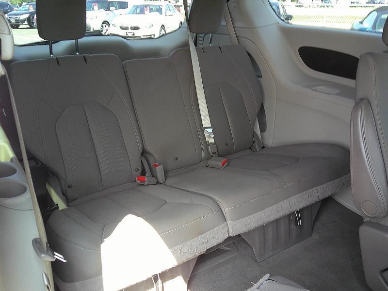 Chrysler Pacifica Touring 2017