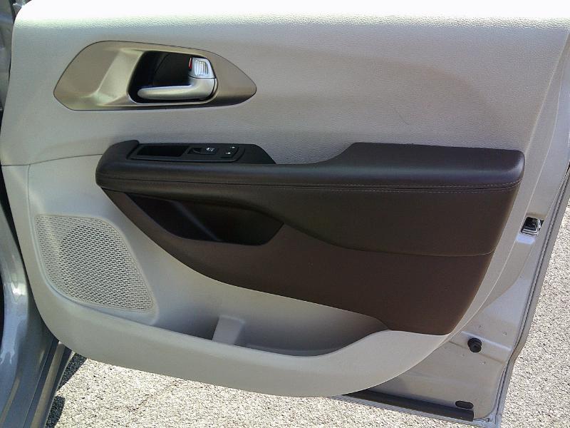 Chrysler Pacifica Touring 2017