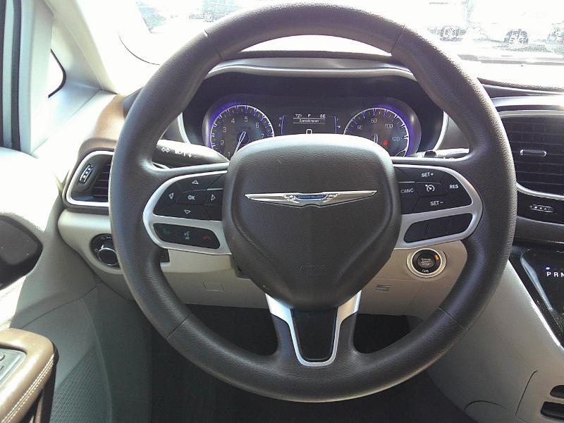 Chrysler Pacifica Touring 2017