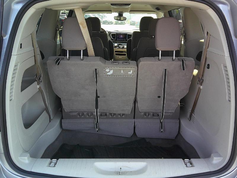 Chrysler Pacifica Touring 2017
