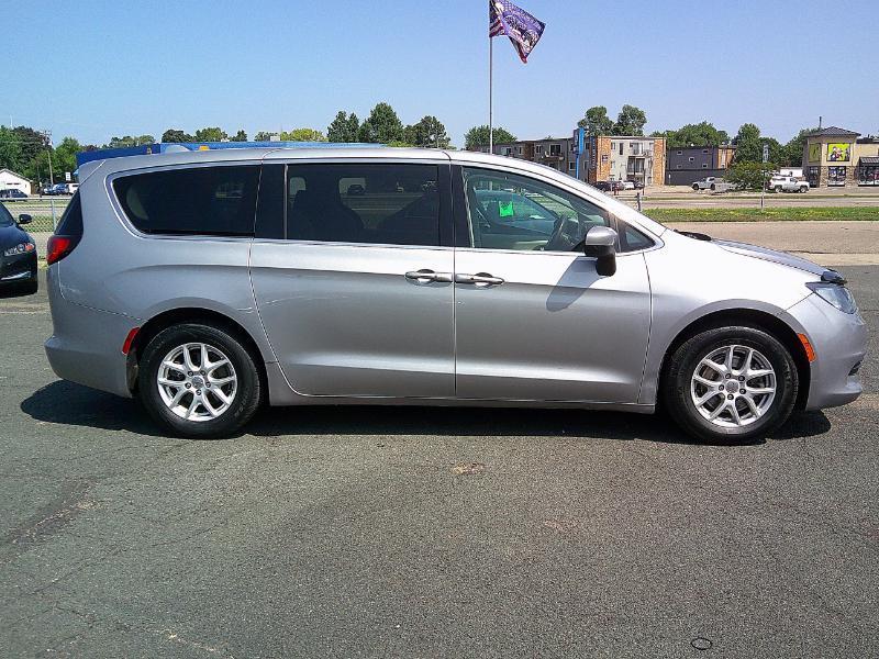 Chrysler Pacifica Touring 2017