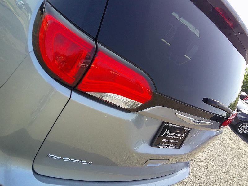 Chrysler Pacifica Touring 2017