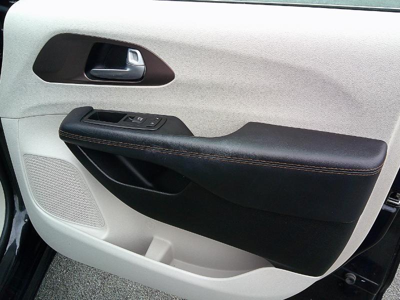 Chrysler Pacifica Touring-L Plus 2017