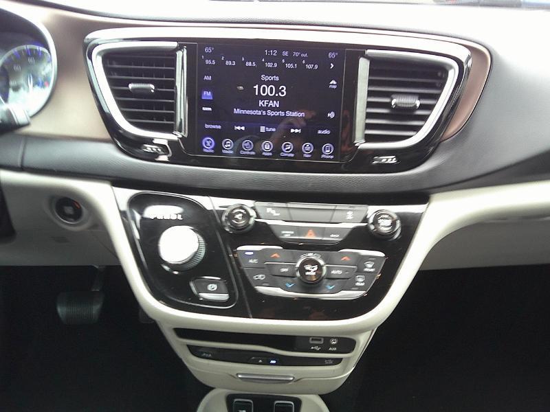 Chrysler Pacifica Touring-L Plus 2017
