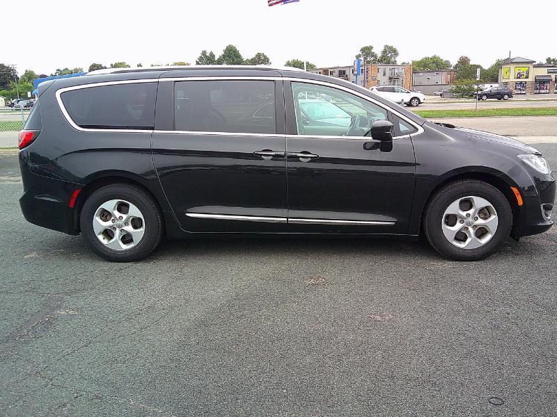 Chrysler Pacifica Touring-L Plus 2017